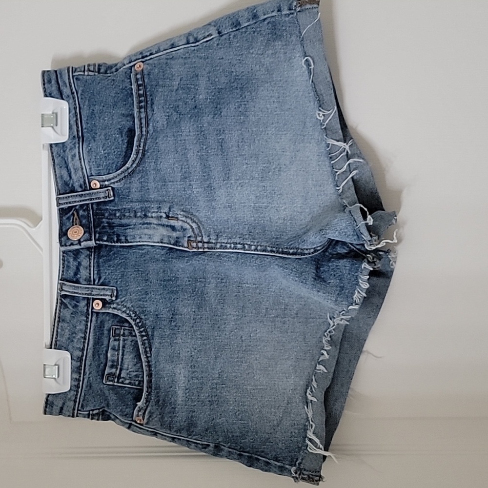 Wild Fable Size 4 Medium Wash High-Rise Rolled Cuff Shorts, Exc. Used Condition